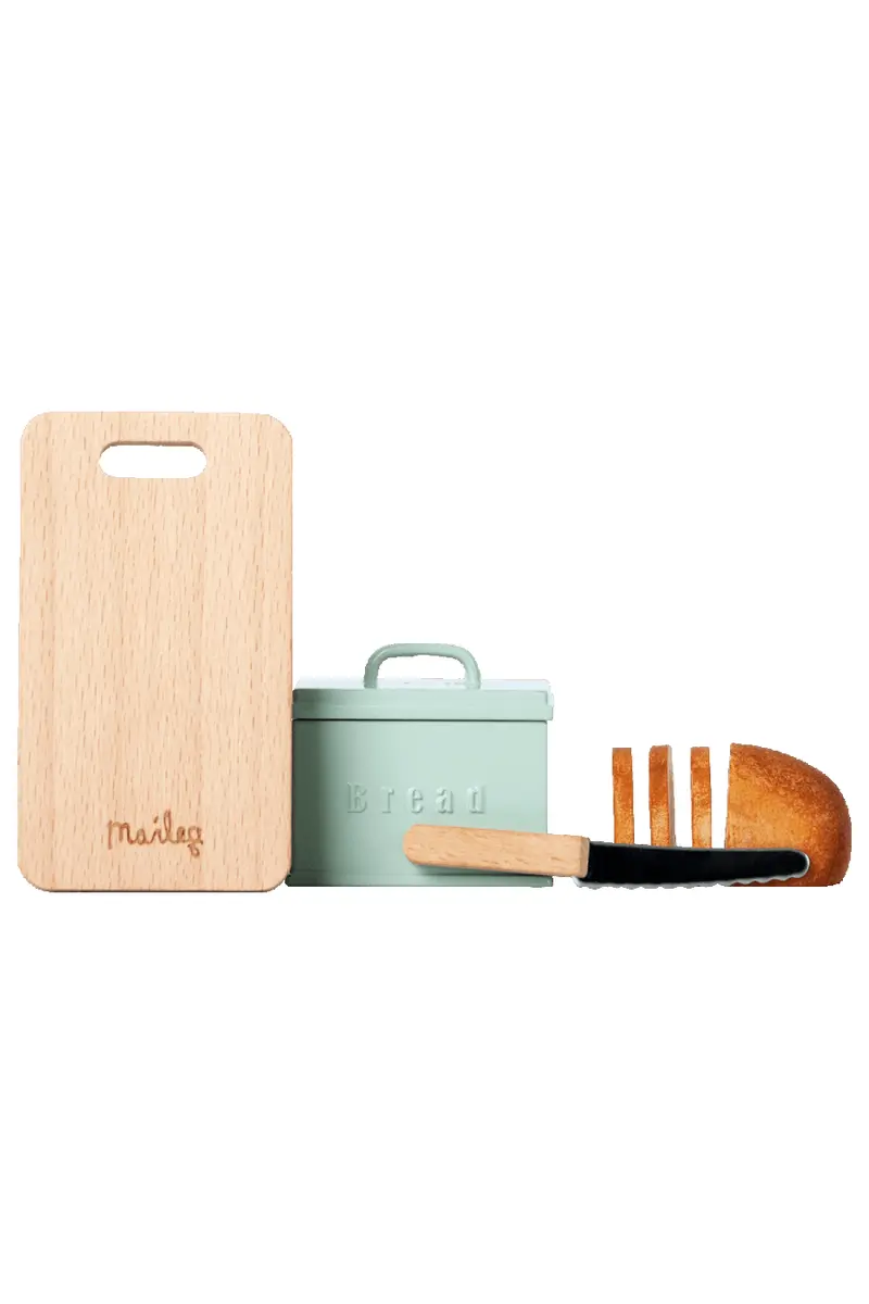 Bread Box W. Utensils