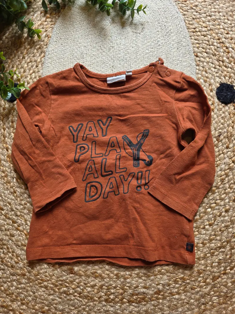 Feetje shirtje maat 74 -K229