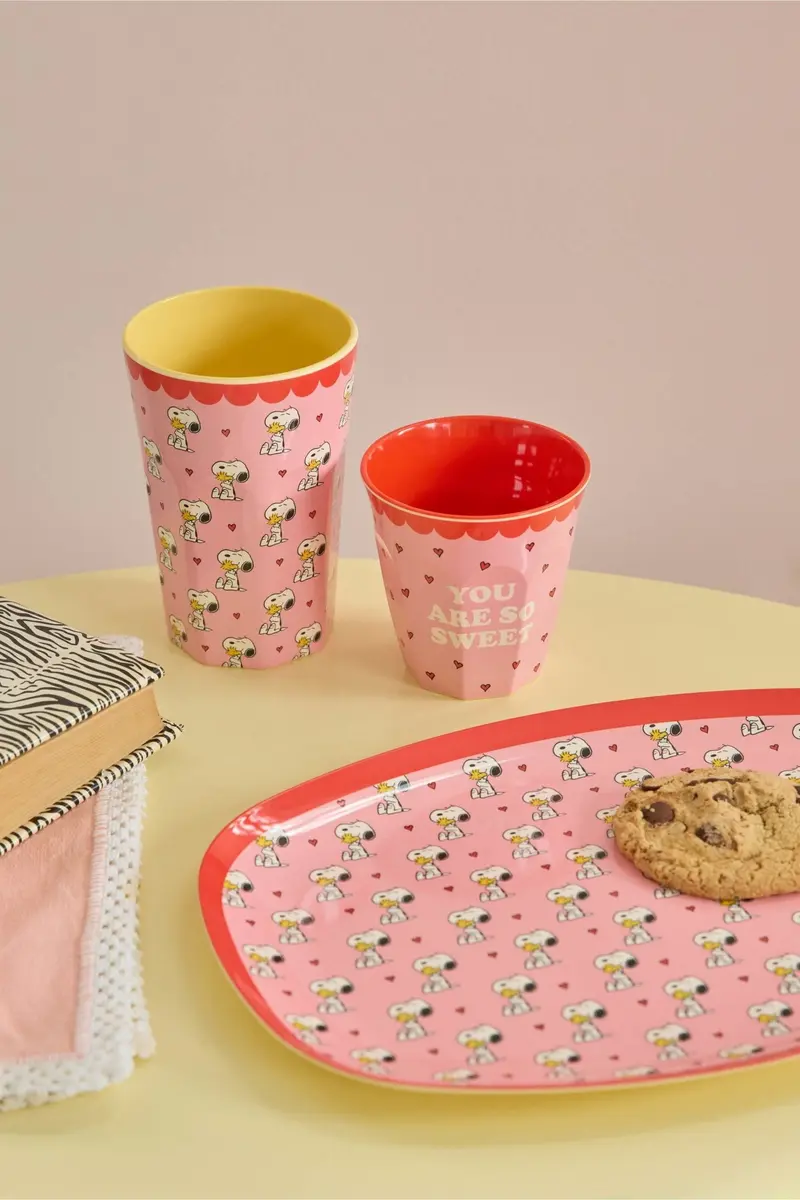 Melamine Rectangular Plate with Pink Snoopy Print