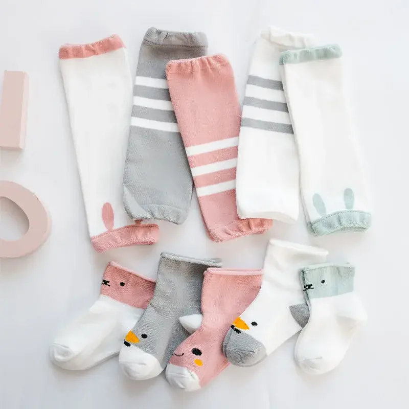 Mini Fashion™ - Babystapjes in style - Beenwarmersetje