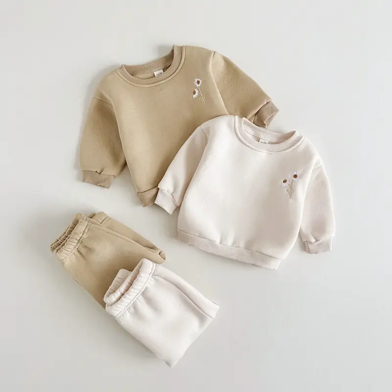 Mini Fashion™ - Warm & Comfortabel - Trainingspak met Bloemenborduursel