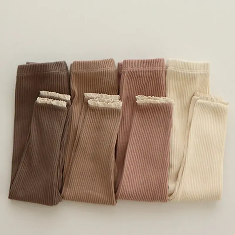 SnugStretch™ – Ribstof Legging met Kanten Detail – Comfortabele Babybroek