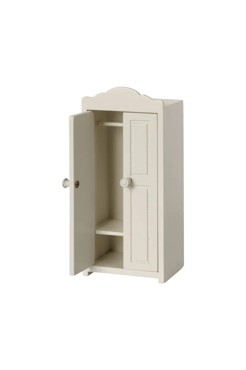 Wooden Closet. Mouse